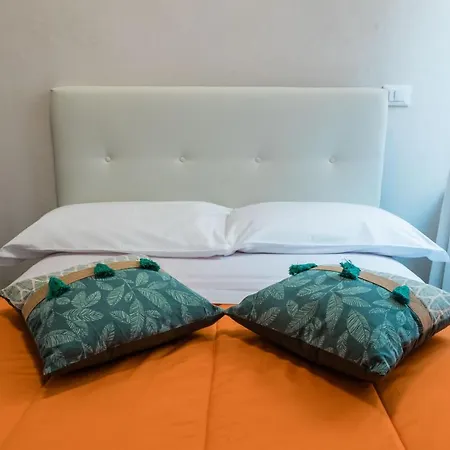 Feel - Cozy Old Town