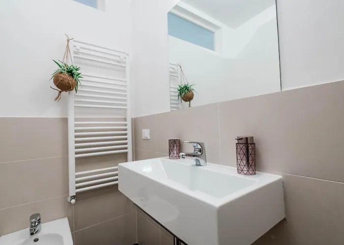 Feel - Cozy Old Town