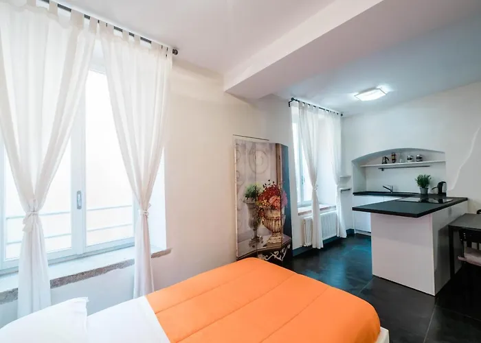 Feel - Cozy Old Town